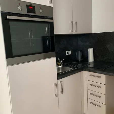 Modernes Studio Zentral In Gelegen Apartment